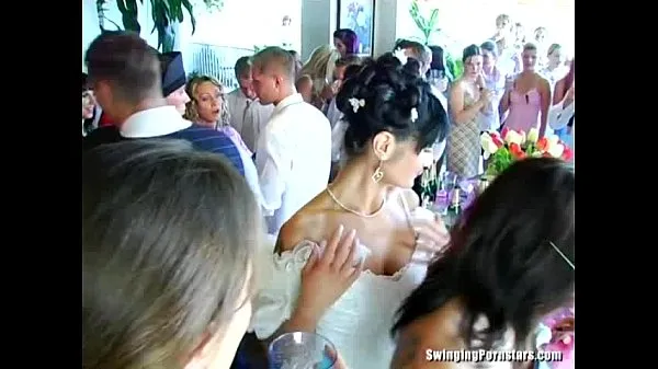 Friss Wedding whores are fucking in public a csövem
