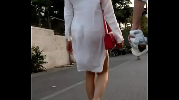 Čerstvé Woman in almost transparent dress mé trubici