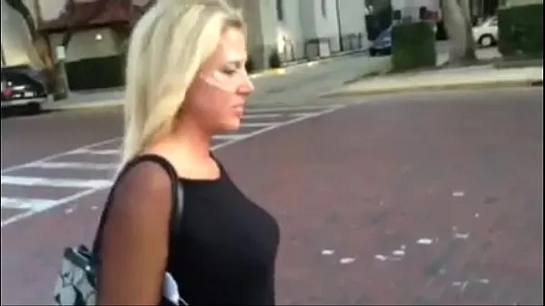 Tüpümün wife public walk with cum on taze