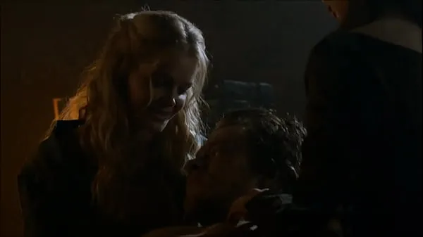 میری ٹیوب Alfie Allen sex & castration in Games of Thrones S03E07 تازہ