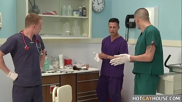 طازجة Gay nurses have a threesome أنبوبي