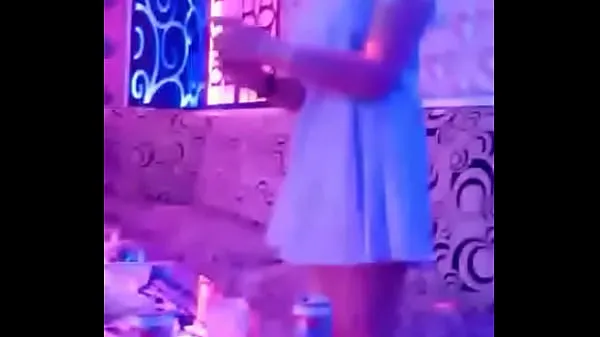 Friss Khmer Girl Dancing in Karaoke a csövem