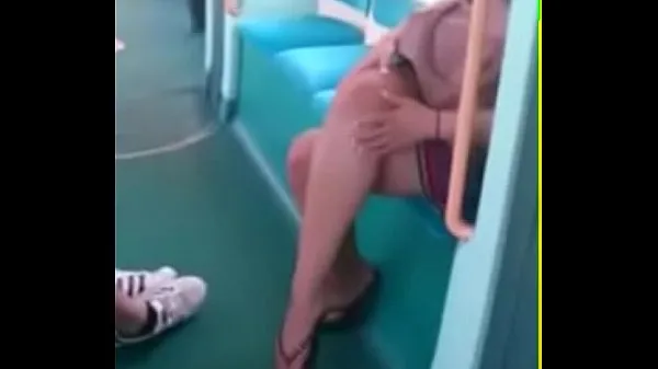 Frisk Candid Feet in Flip Flops Legs Face on Train Free Porn b8 mit rør