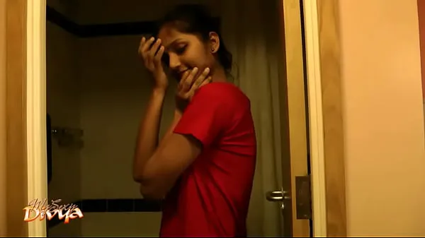 Tüpümün Super Hot Indian Babe Divya In Shower - Indian Porn taze