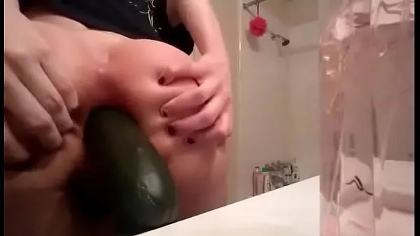 Tüpümün Young blonde gf fists herself and puts a cucumber in ass taze