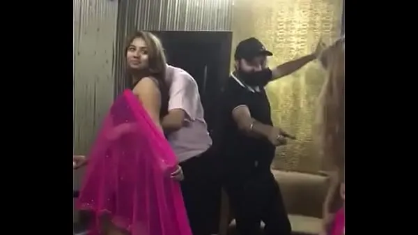 Fresh Desi mujra dance at rich man party my Tube