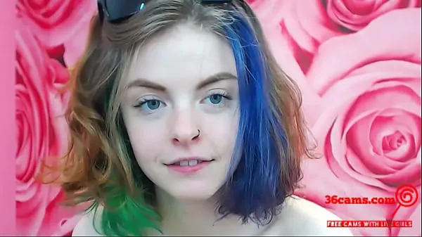 Sveže Hot Tattooed Girl with Dyed Hair Masturbate moji cevi
