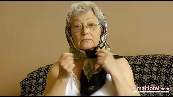 Segar OmaHoteL Horny Grandma Toying Her Hairy Pussy Tiub saya