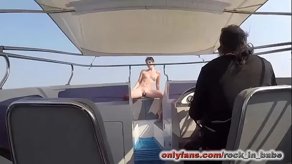मेरी ट्यूब Getting fucked on a boat and cumwalking in front of the captain ताजा