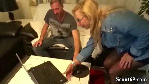 Frisk German step Mom Caught Bro Jerking and Helps him with Fuck mit rør