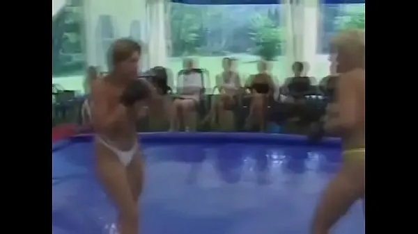 Färsk Topless Extreme Fight min tub