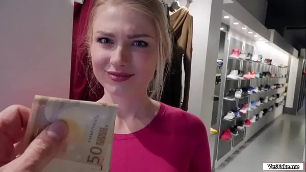 طازجة Russian sales attendant sucks dick in the fitting room for a grand أنبوبي