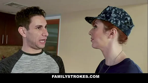 Tuore Hot Redheaded MILF Stepmom With A Big Ass Lauren Phillips Fucks Stepson After Stepdad Naps tuubiani