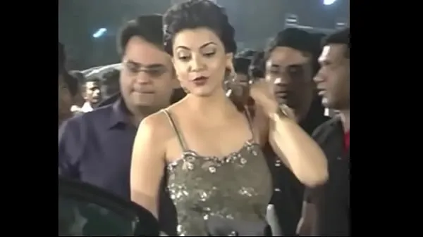 Segar Hot Indian actresses Kajal Agarwal showing their juicy butts and ass show. Fap challenge Tiub saya