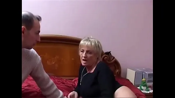 Sveže Two mature Italian sluts share the young nephew's cock moji cevi