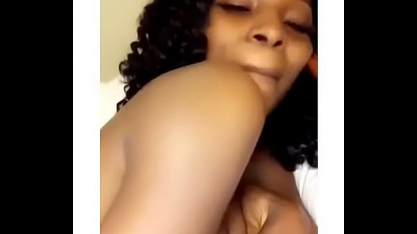Čerstvé Nairobi Call girl introduces herself by posting nude video mojej trubice
