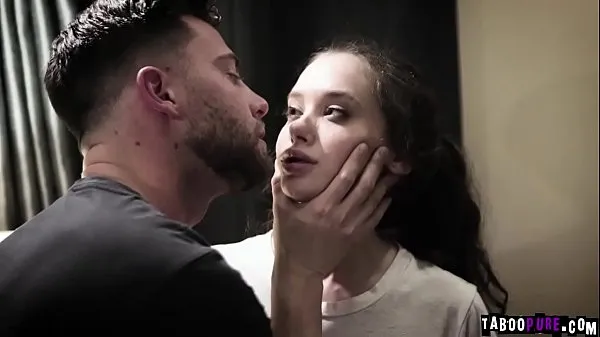 Świeże Teen Gia Paige is close to crying while she gets double penetrated mojej tubie