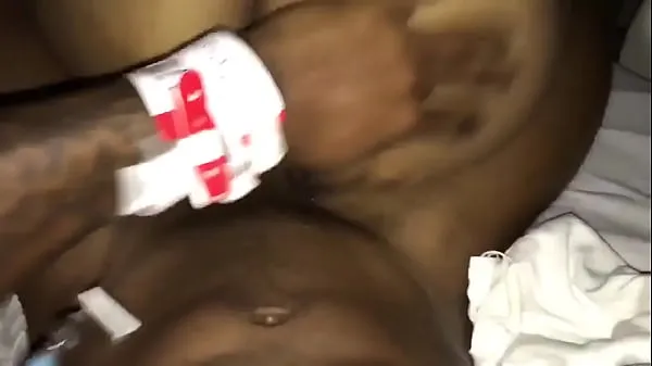 Sveže Fucking on a hospital bed while hooked up to iv moji cevi