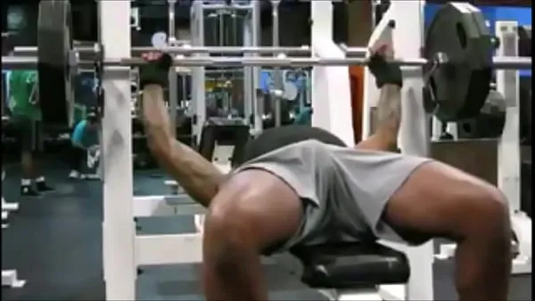 طازجة Fitness: men display their during exercise أنبوبي