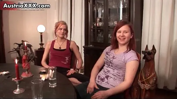 Sveže Group of sexy amateur girls having moji cevi