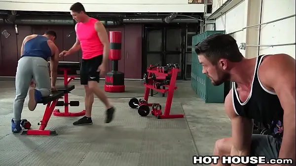 Frisk HotHouse Ryan Rose Cumshot For 2 Of His Boys At The Gym min Tube