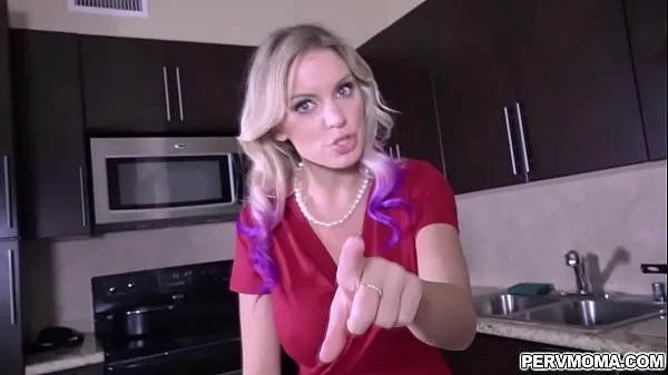 Segar Blonde shoplifter MILF Kenzie Taylor got caught and blackmailed by stepson and performs a handsfree blowjob while wearing handcuffs Tube saya