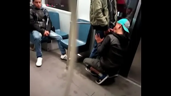 Frais Blowjob in the subway mon tube