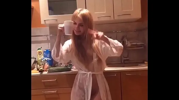 طازجة Alexandra naughty in her kitchen - Best of VK live أنبوبي