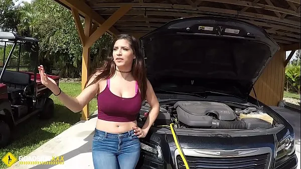 Fresh Roadside - Latina wife has sex with her mechanic outside my Tube