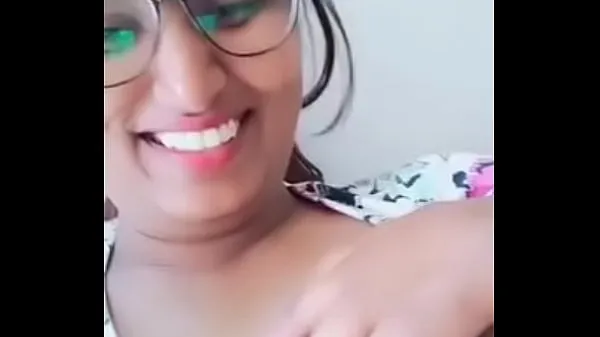 Färsk Swathi naidu getting her boobs pressed min tub