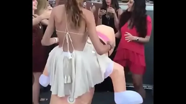 Friss Girl dance with a dick a csövem