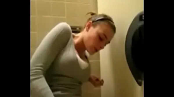 Frisk Quickly cum in the toilet mit rør