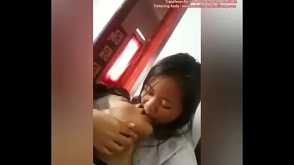 Frisk Indonesian Teen Kiss mit rør