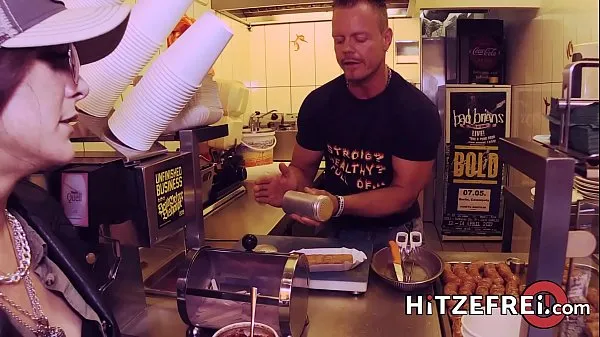 Świeże HITZEFREI Lullu Gun gets herself a real German sausage mojej tubie