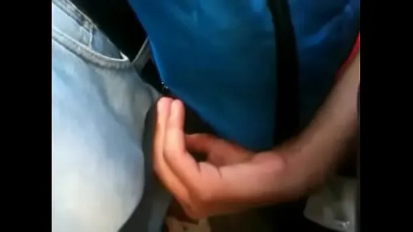新鲜grabbing his bulge in the metro我的管子