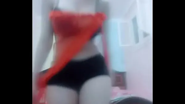 Sveže Exclusive dancing a married slut dancing for her lover The rest of her videos are on the YouTube channel below the video in the telegram group @ HASRY6 moji cevi