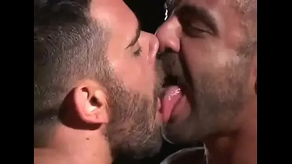 Friss The hottest fucking slurrpy spit kissing ever seen - EduBoxer & ManuMaltes a csövem