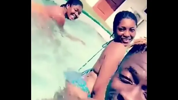 Frisk SHATTA WALE THREESOME with 2 ghetto slay queens goes viral mit rør