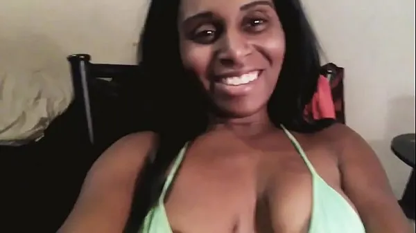 Tüpümün Ebony Wildcat short video twerking in thong taze