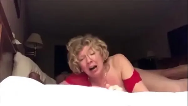 Färsk Old couple gets down on it min tub