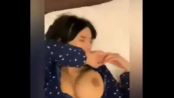 میری ٹیوب I have a big tits colleague to eat and go to bed without wearing a bra تازہ