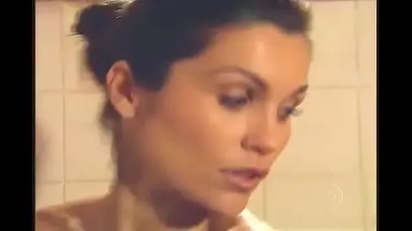 Segar yyy Flavia Alessandra taking a shower Tiub saya