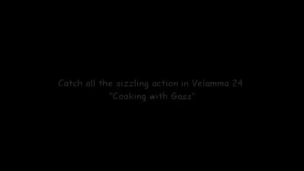 Färsk Velamma Episode 24 - Cooking with Ass min tub