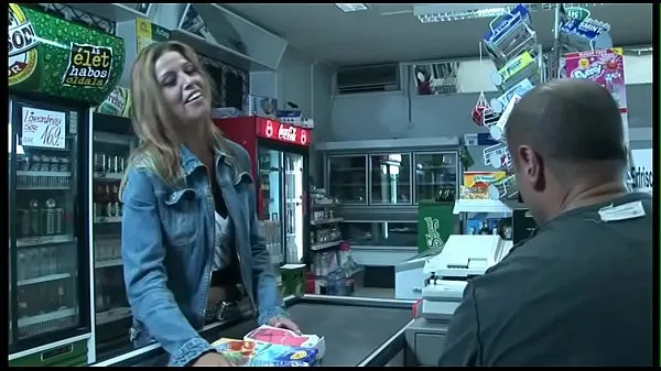 طازجة In the supermarket she fucks the cashier أنبوبي