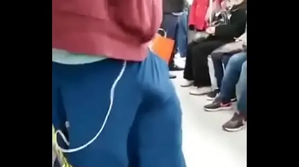 Färsk Male bulge in the subway - my God, what a dick min tub