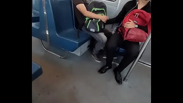 내 튜브Grabbing his cock in the subway 신선합니다