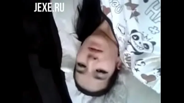 Čerstvé Petite Uzbek Beauty Girl Fingering Pussy In Solo Masturbation mé trubici