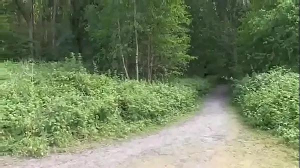 Vers Young guy fucks an adult lady with beautiful boobs right in the forest mijn Tube