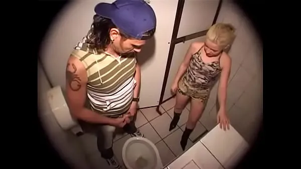Frisk Pervertium - Young Piss Slut Loves Her Favorite Toilet min Tube