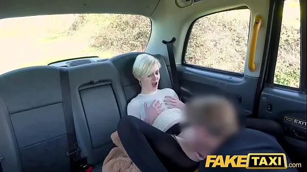 Färsk Fake Taxi Lucky mature guy eats hot pussy and creampies blonde sexy student min tub